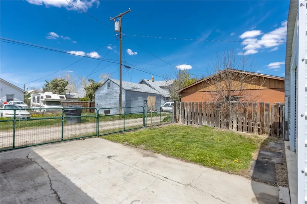 416 N Crawford Avenue Hardin MT 59034