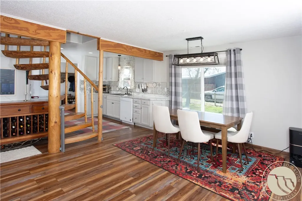 1407 N Custer Avenue Hardin MT 59034