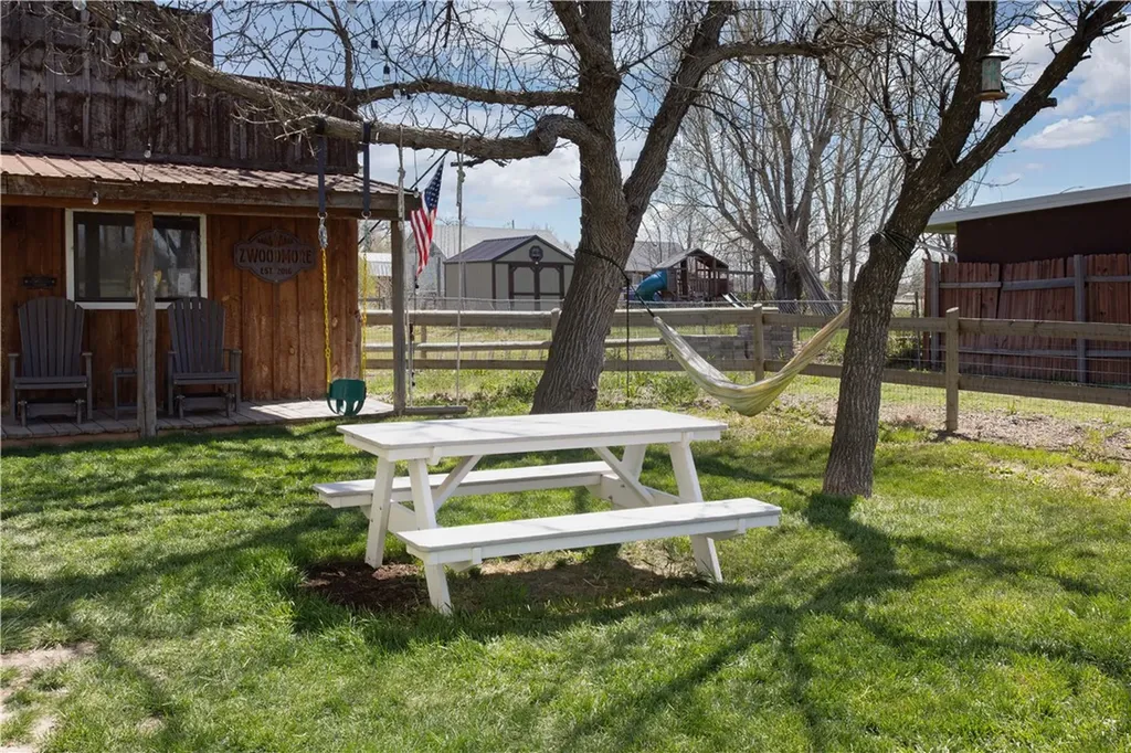 1407 N Custer Avenue Hardin MT 59034