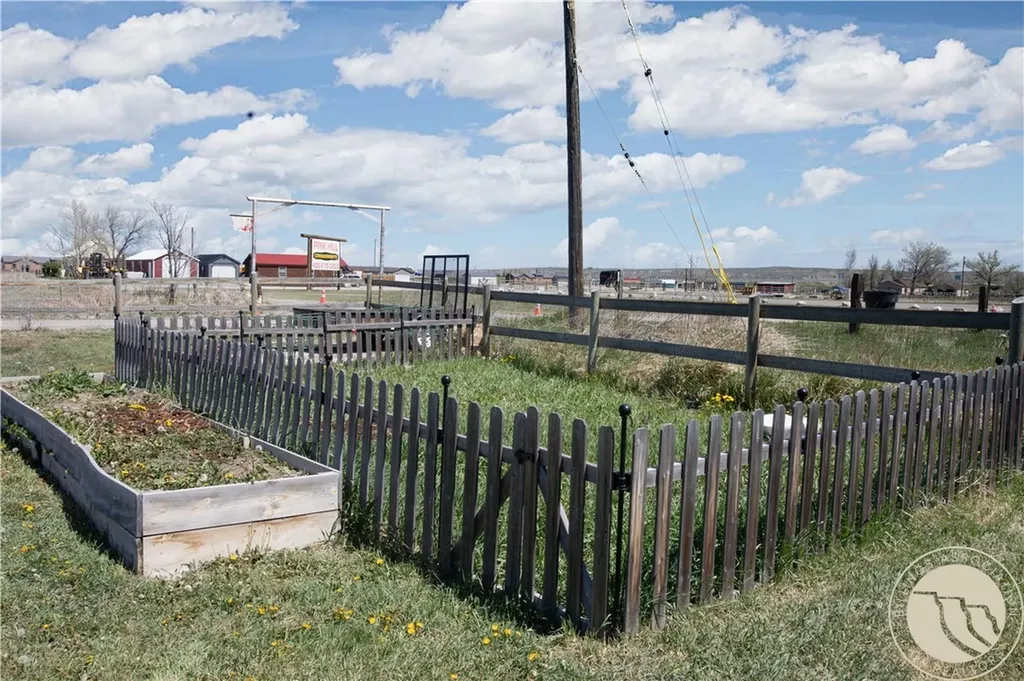 1407 N Custer Avenue Hardin MT 59034