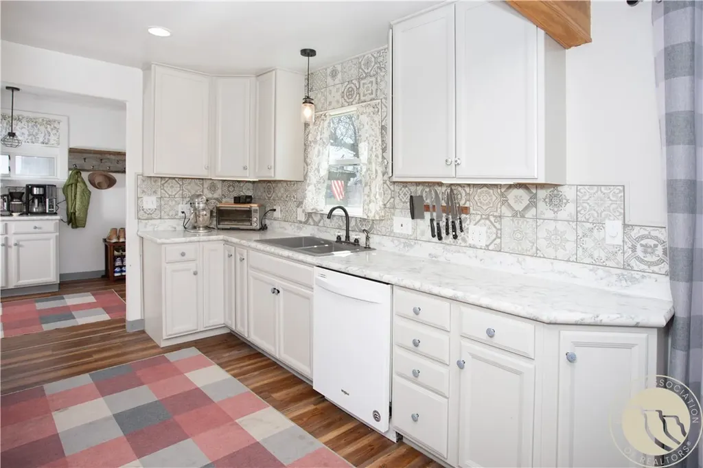 1407 N Custer Avenue Hardin MT 59034