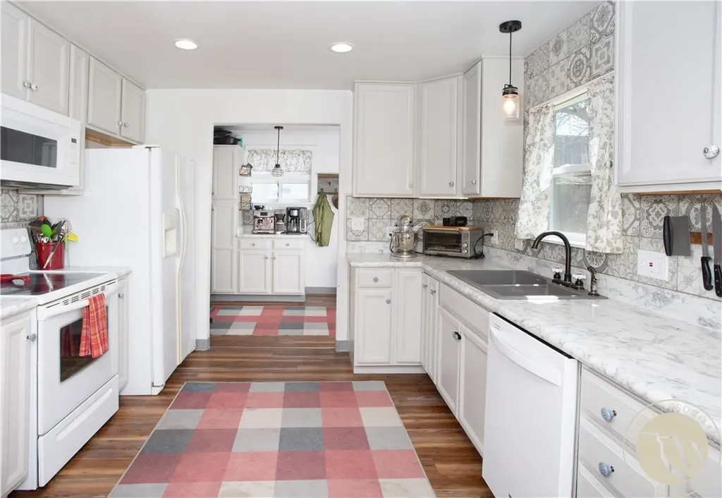 1407 N Custer Avenue Hardin MT 59034