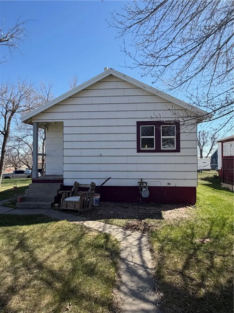 507 1st Street SE Harlowton MT 59036