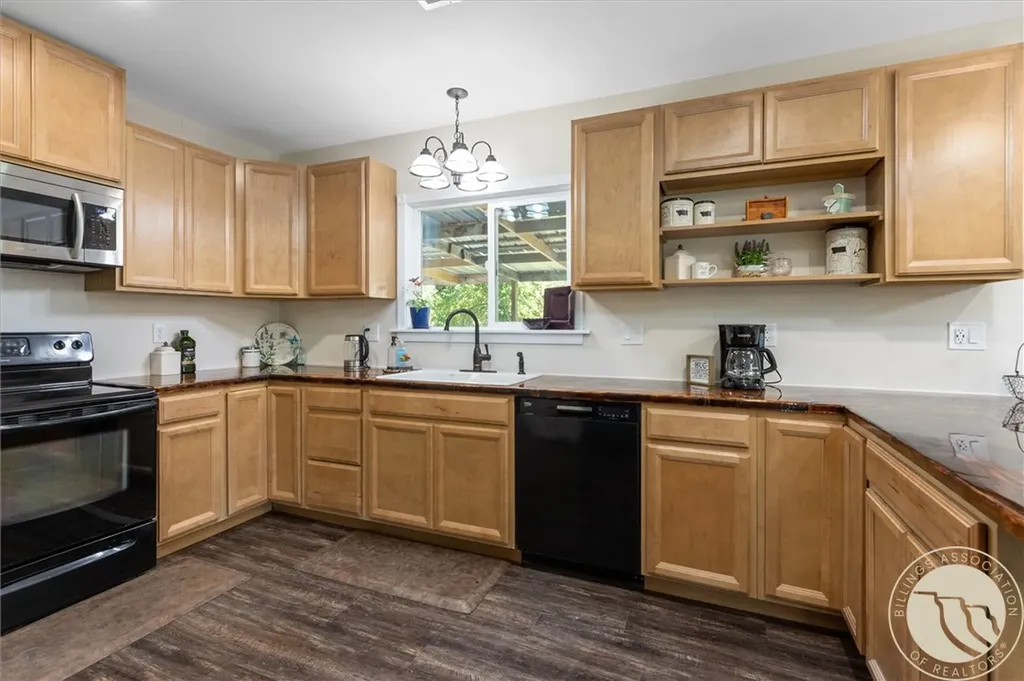 113 First Avenue W Lavina MT 59046