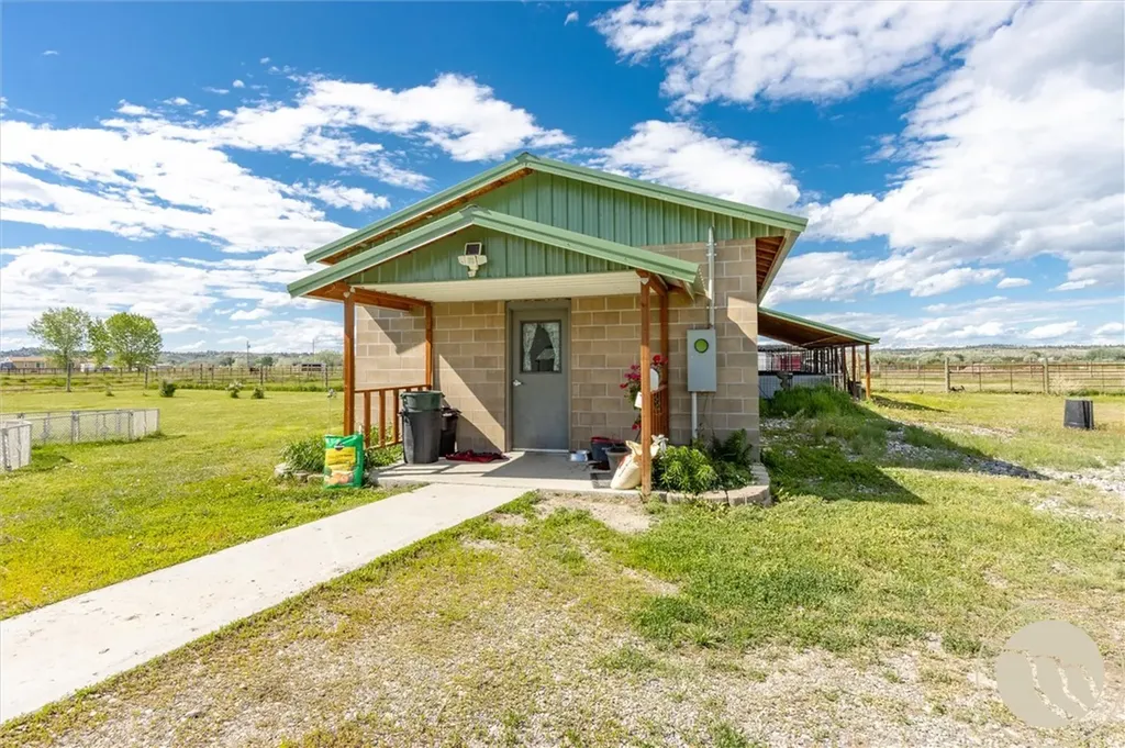 2651 N 16th Road Worden MT 59088