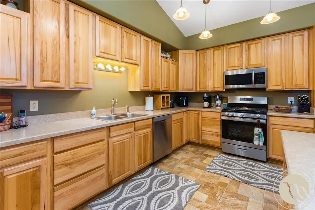 2651 N 16th Road Worden MT 59088