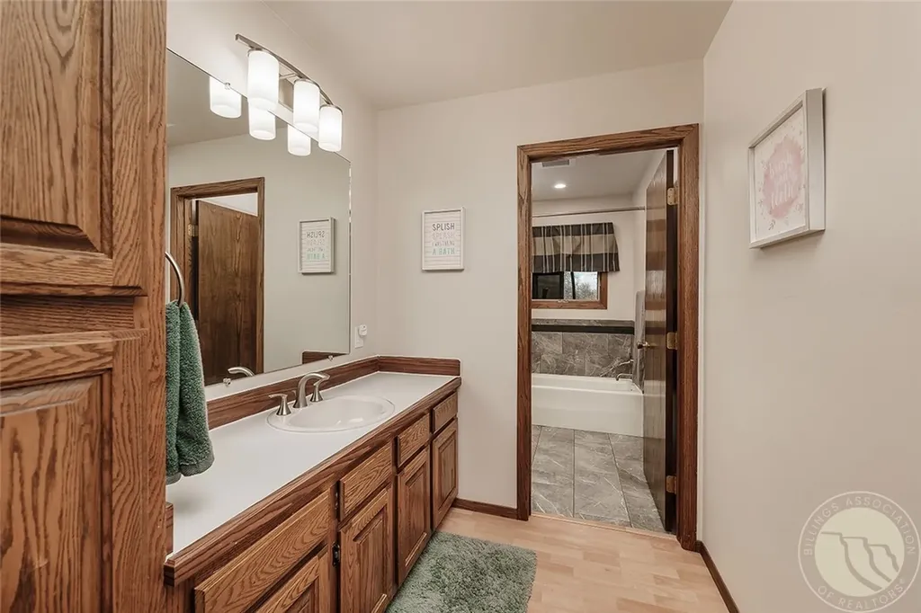 642 Shamrock Lane Billings MT 59105