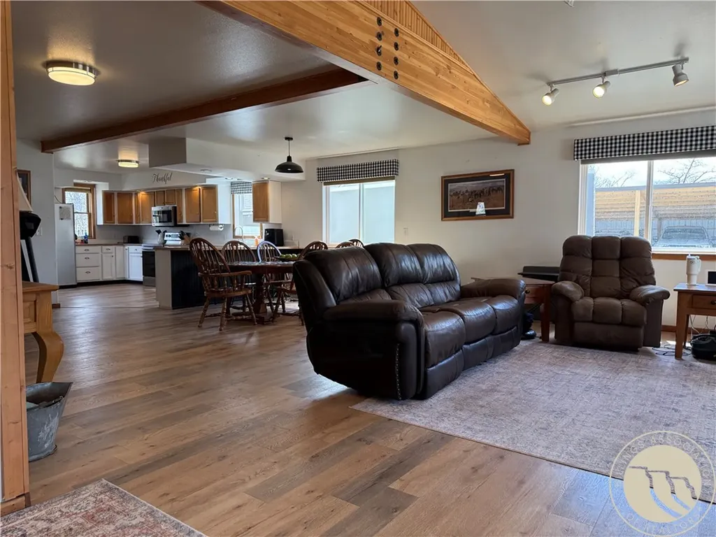 119 E 9th Avenue Big Timber MT 59011