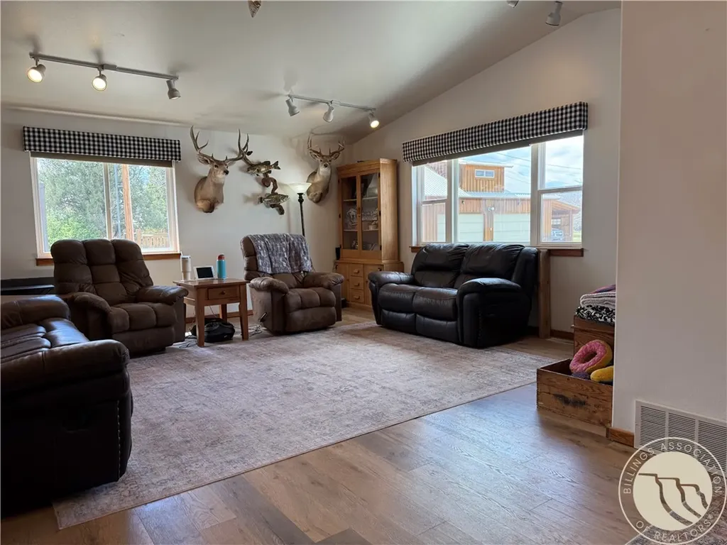 119 E 9th Avenue Big Timber MT 59011