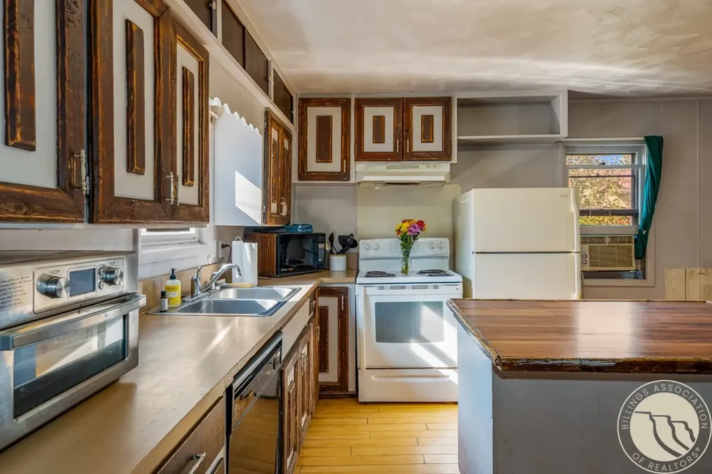 407 W. 2nd Avenue Big Timber MT 59011
