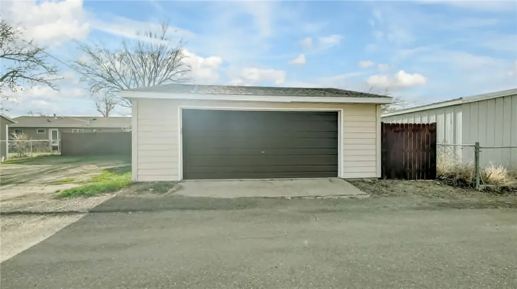 410 10th Avenue SW Sidney MT 59270