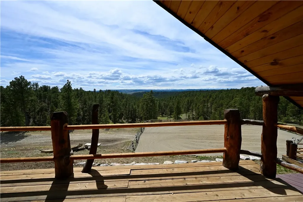 22 Whitetail Lane Columbus MT 59019