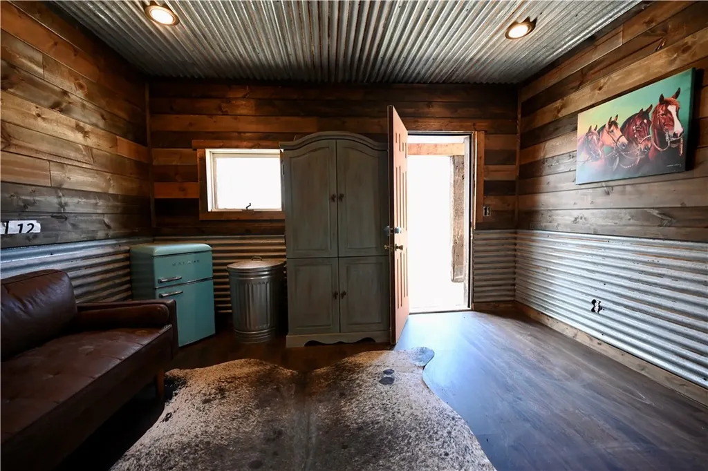 22 Whitetail Lane Columbus MT 59019