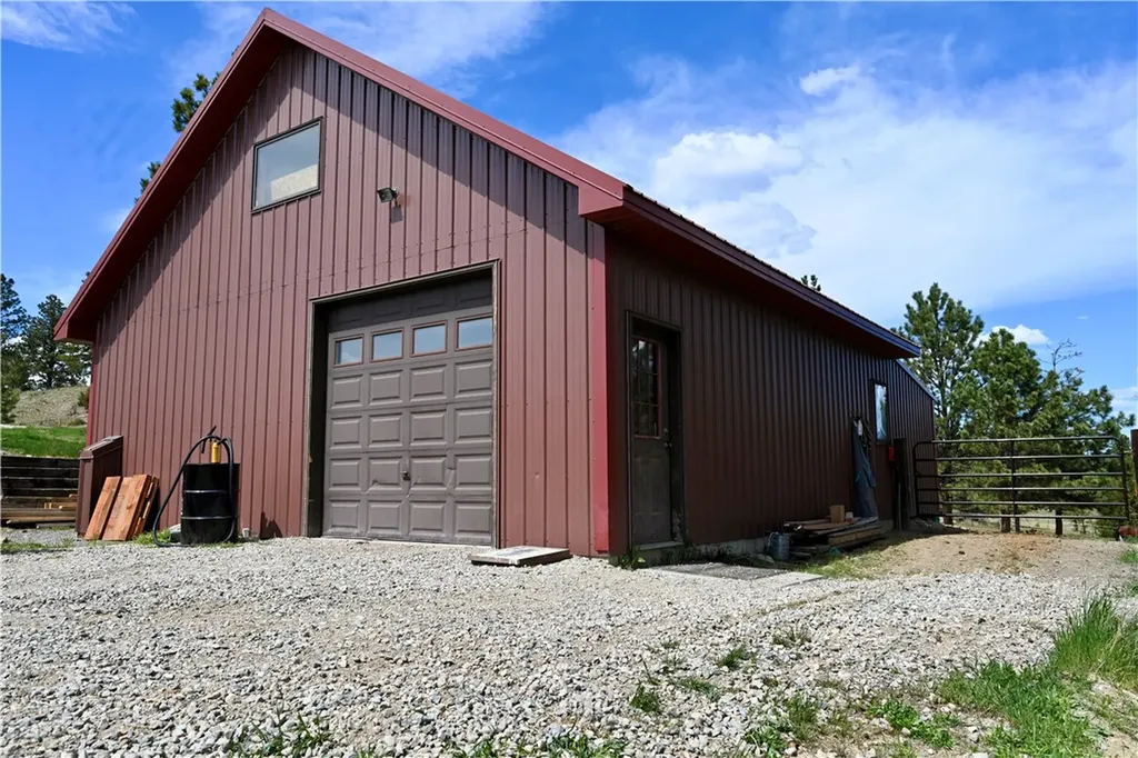 22 Whitetail Lane Columbus MT 59019