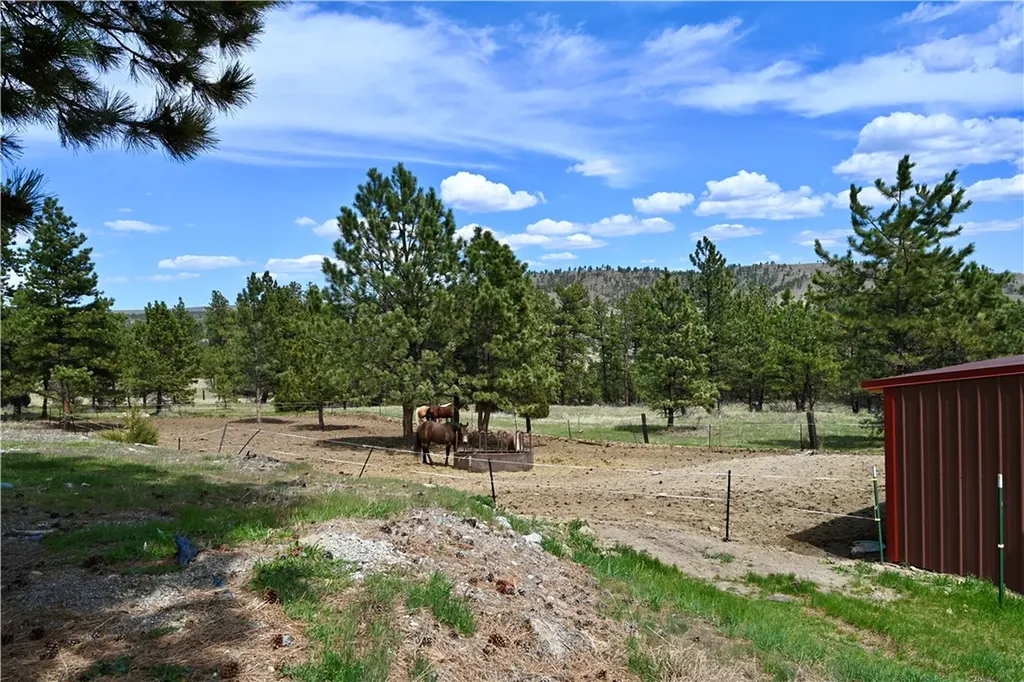 22 Whitetail Lane Columbus MT 59019