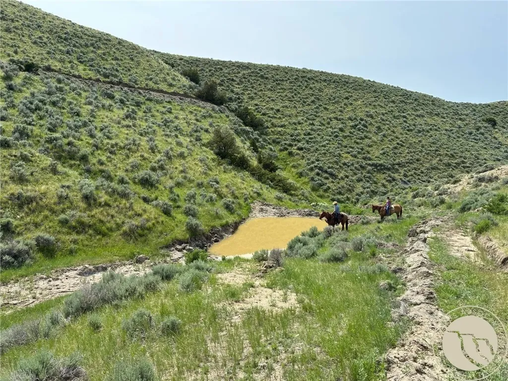 60 Five Mile Creek Road Edgar MT 59026