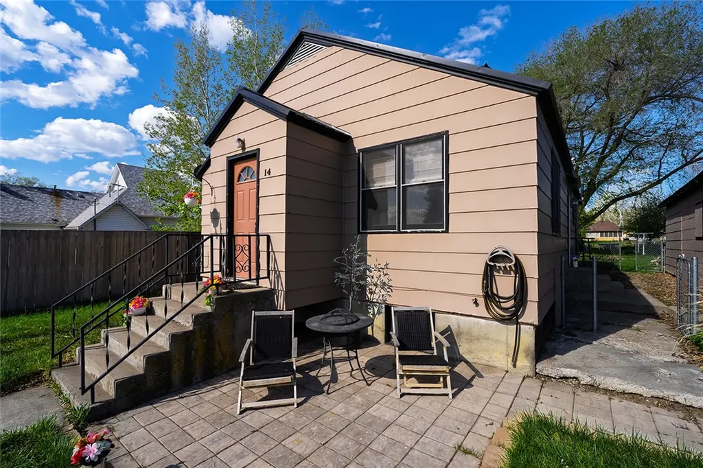 14 S Missouri Avenue Fromberg MT 59029