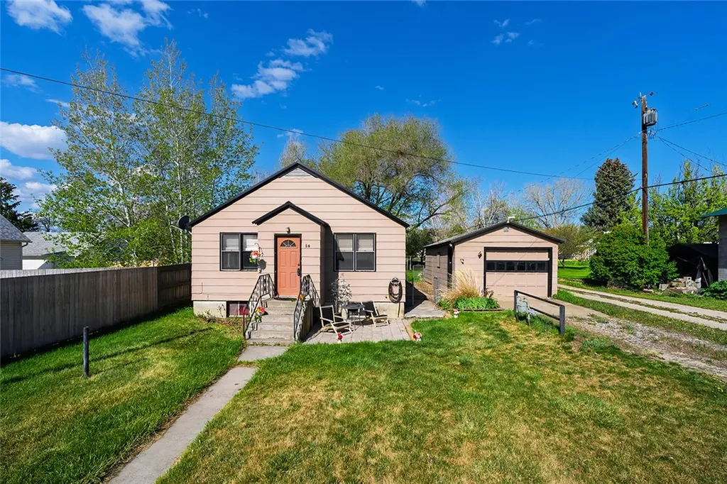 14 S Missouri Avenue Fromberg MT 59029