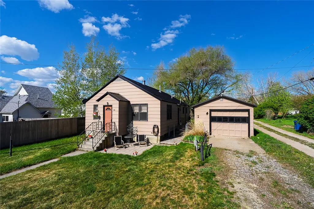 14 S Missouri Avenue Fromberg MT 59029