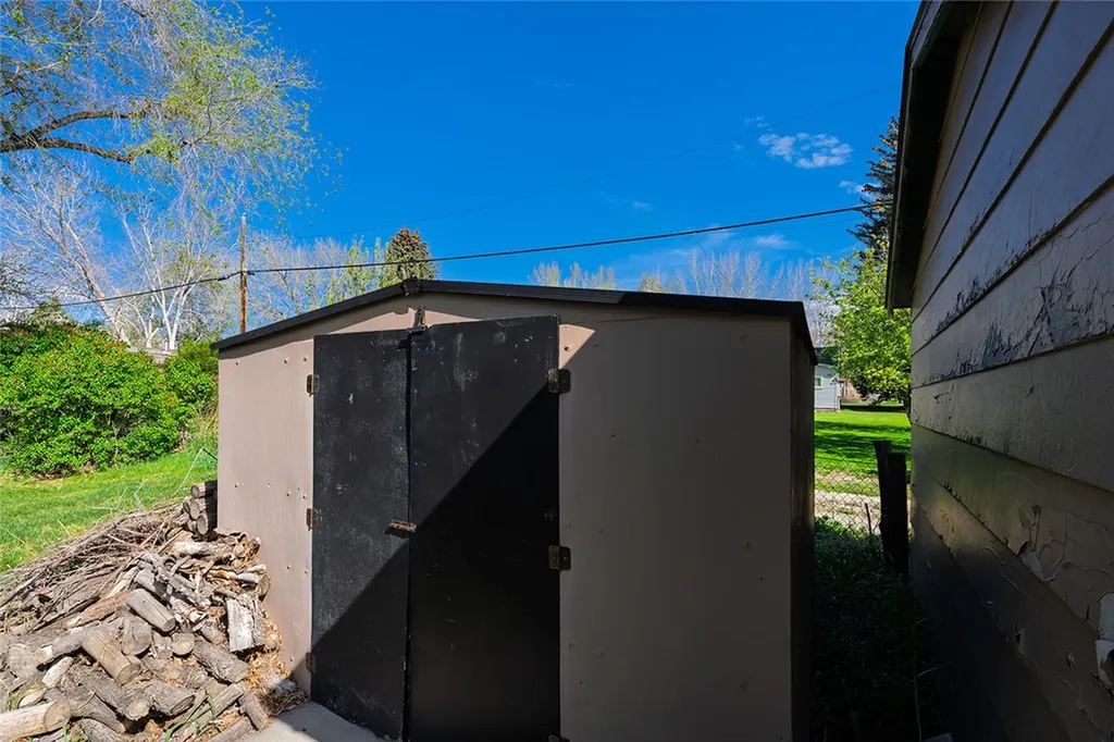 14 S Missouri Avenue Fromberg MT 59029
