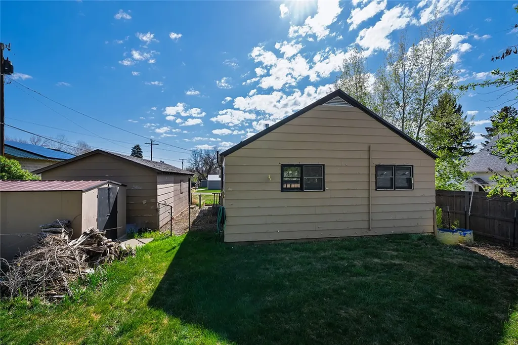 14 S Missouri Avenue Fromberg MT 59029