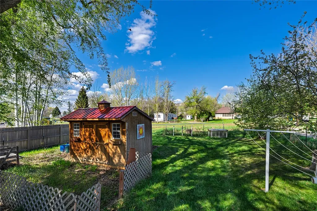 14 S Missouri Avenue Fromberg MT 59029