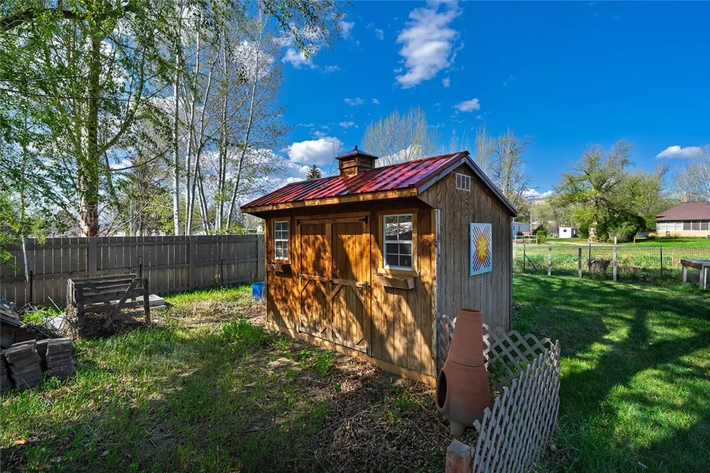 14 S Missouri Avenue Fromberg MT 59029