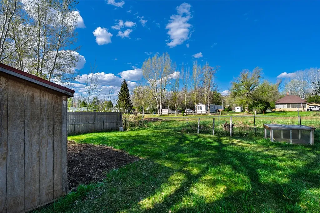 14 S Missouri Avenue Fromberg MT 59029