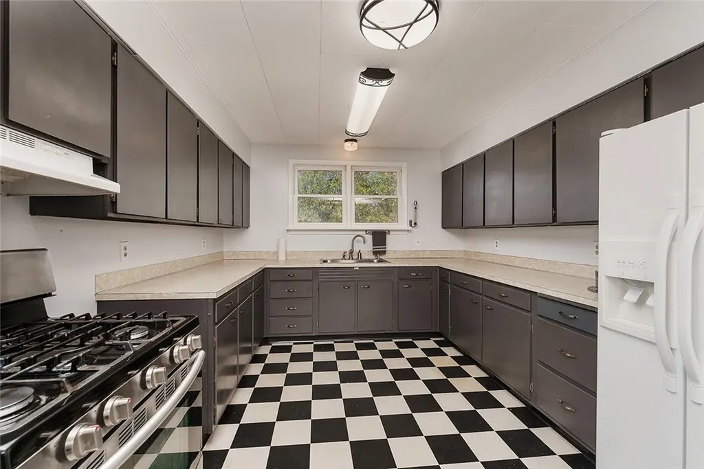 14 S Missouri Avenue Fromberg MT 59029
