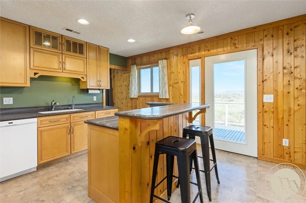 6948 Pony Circle Shepherd MT 59079