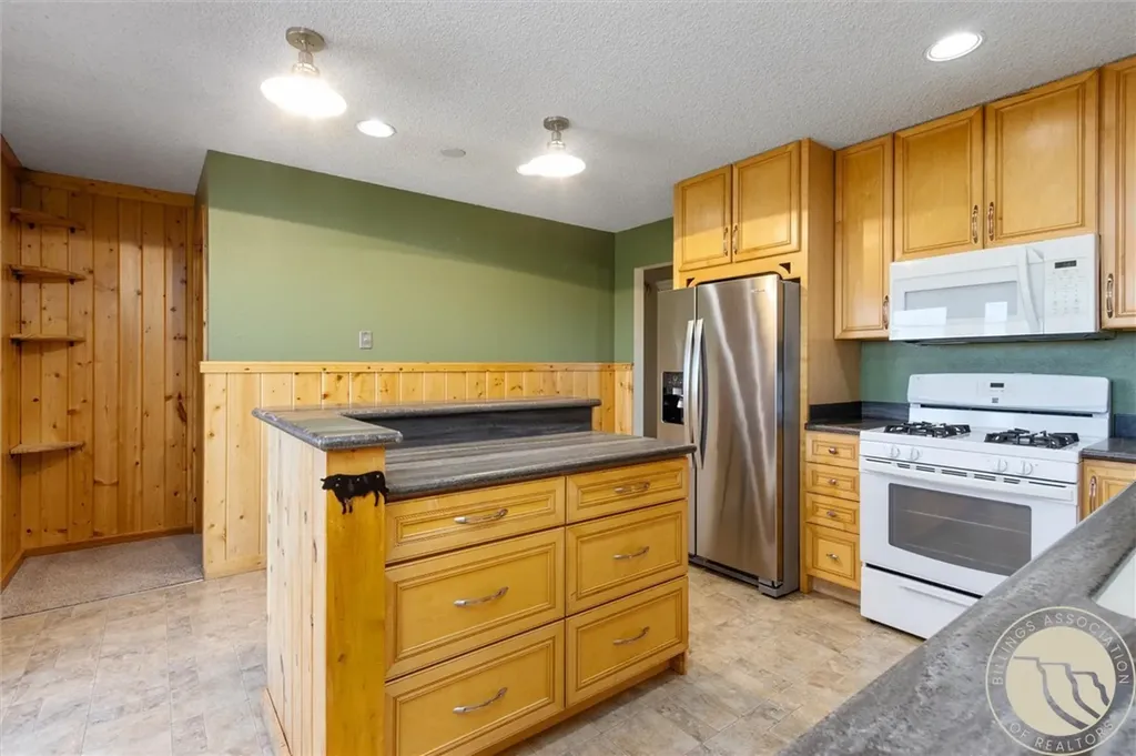 6948 Pony Circle Shepherd MT 59079