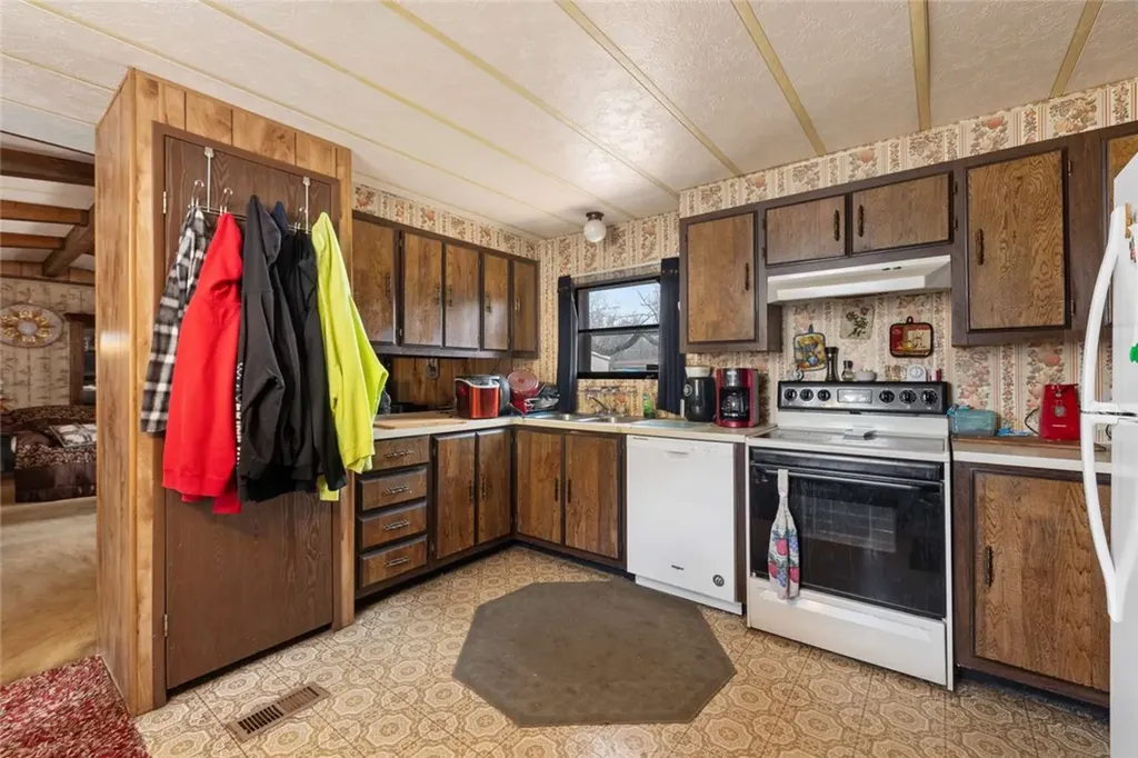 16 Woodgrain Drive Billings MT 59102