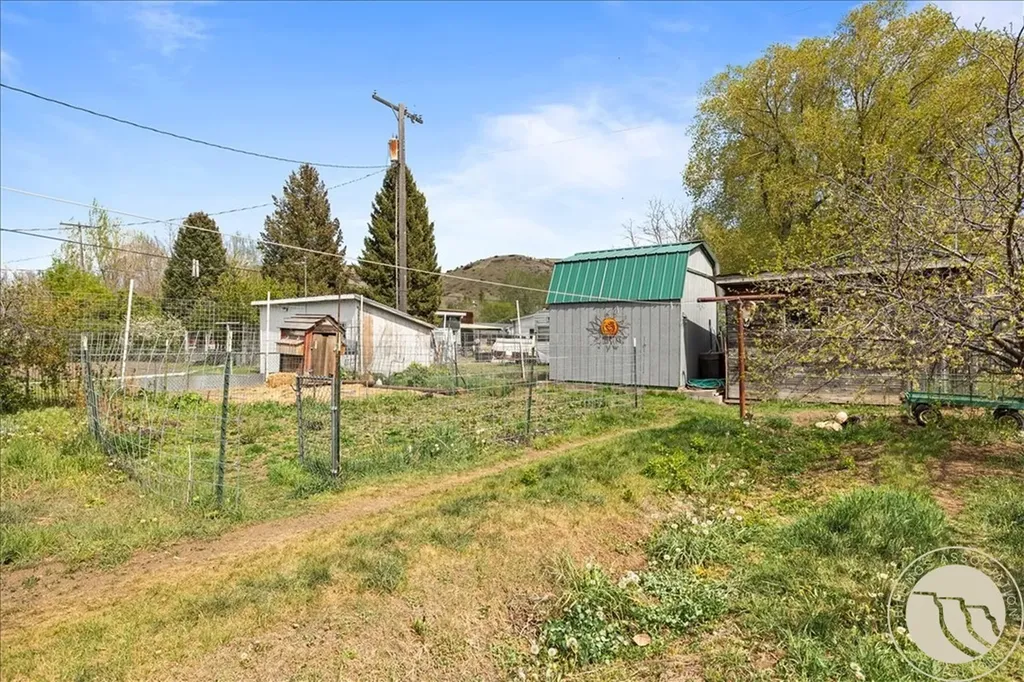 135 S Montana Avenue Absarokee MT 59001
