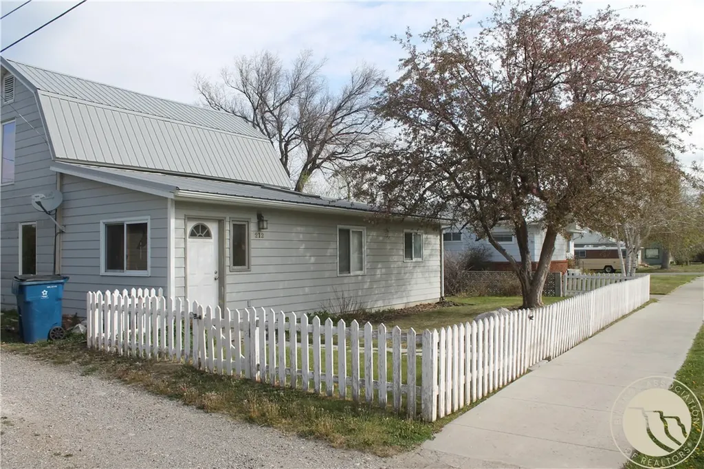212 E 3rd Avenue Big Timber MT 59011