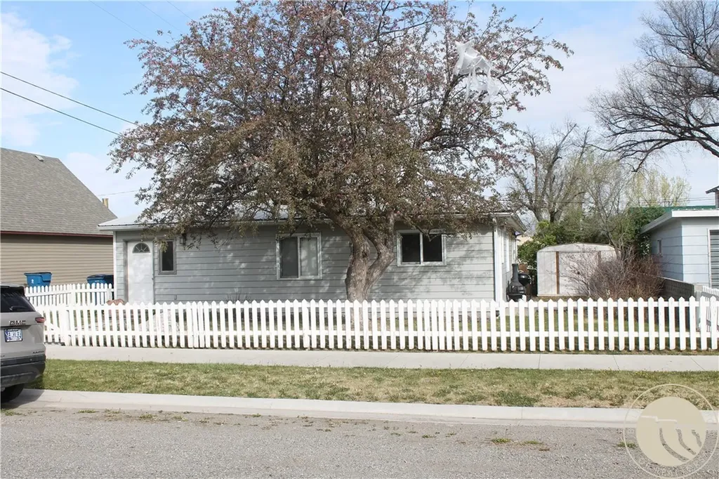 212 E 3rd Avenue Big Timber MT 59011