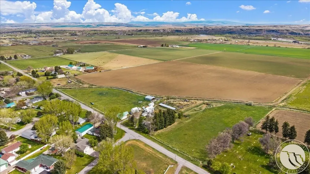 +/- 2.85 Acres Cemetery Road Park City MT 59063
