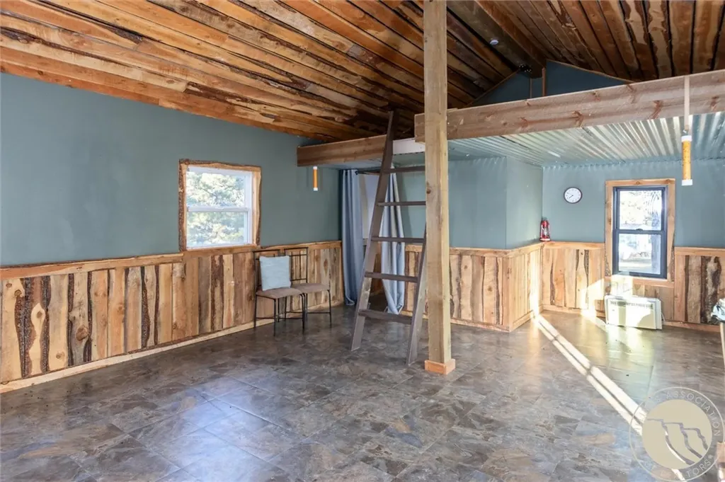 84 Upper Hawk Valley Road Columbus MT 59019