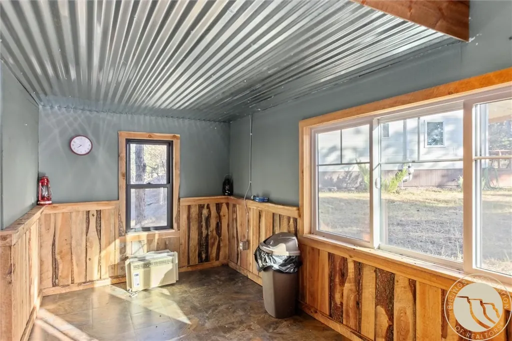 84 Upper Hawk Valley Road Columbus MT 59019