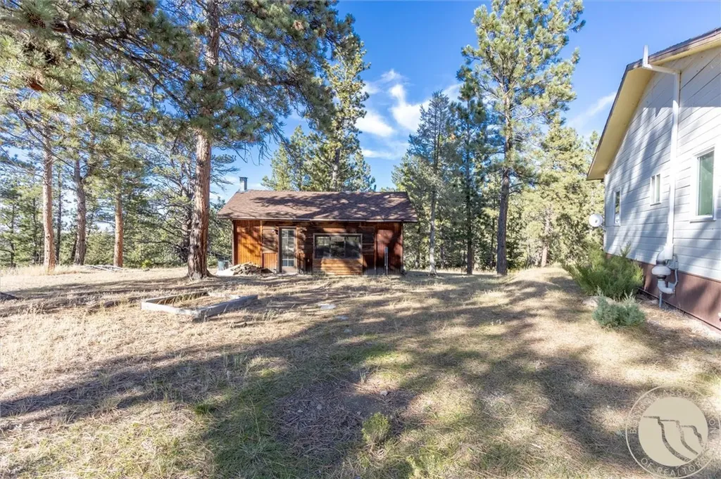 84 Upper Hawk Valley Road Columbus MT 59019