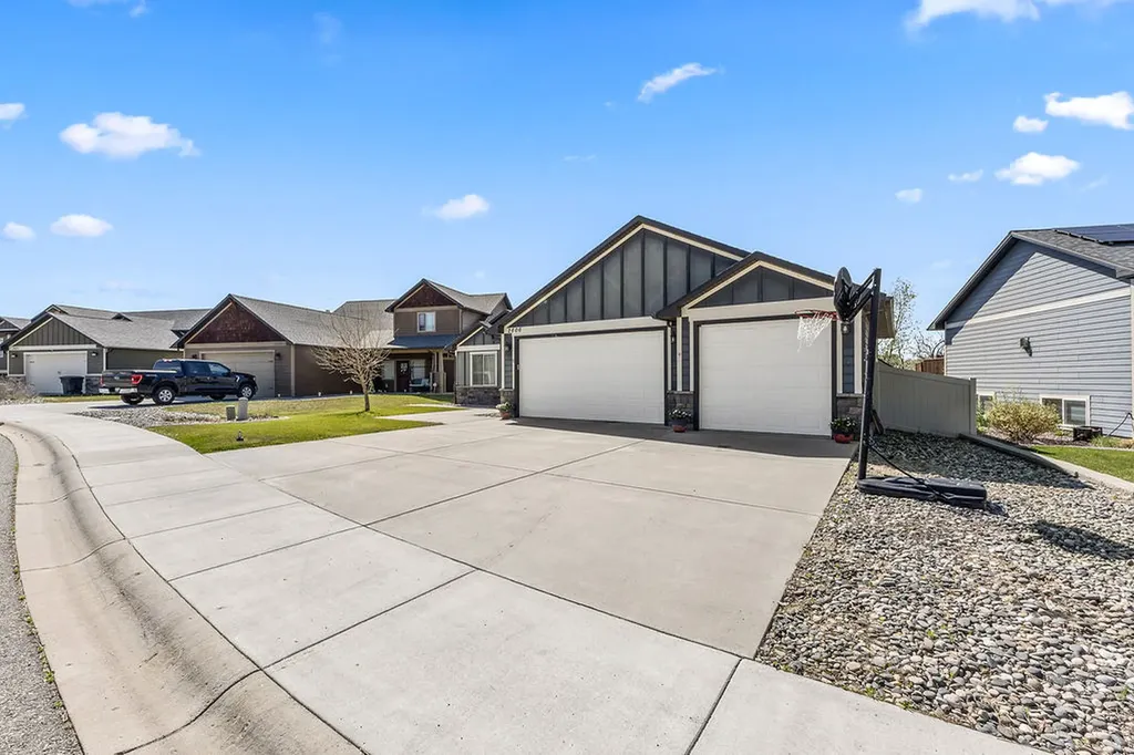 2606 Meadow Creek Billings MT 59105