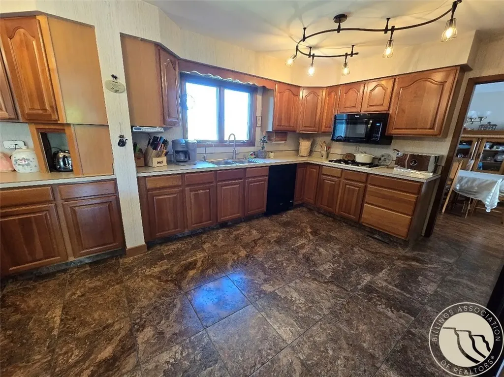 315 S 4th Street W Baker MT 59313