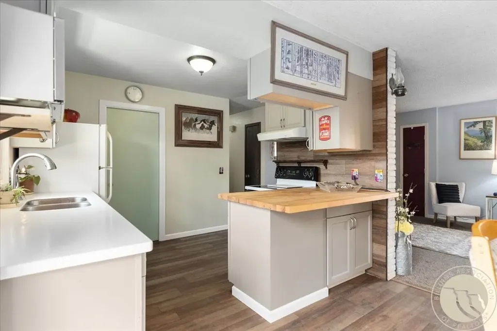 910 10th Avenue Laurel MT 59044