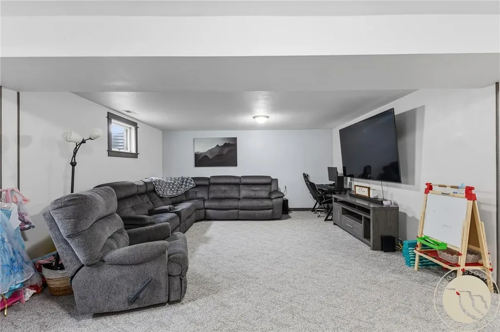 738 Briar Place Billings MT 59102