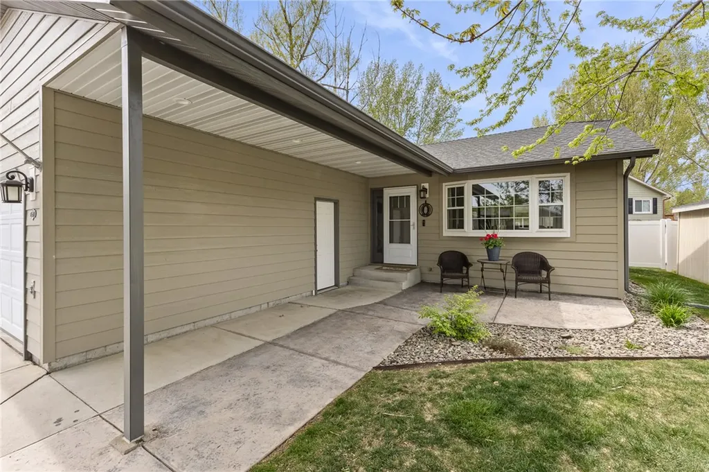 738 Briar Place Billings MT 59102