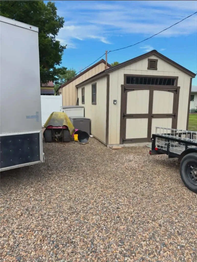 516 Montana Avenue Fairview MT 59221
