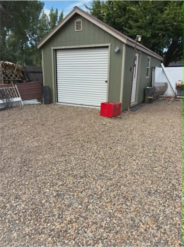516 Montana Avenue Fairview MT 59221