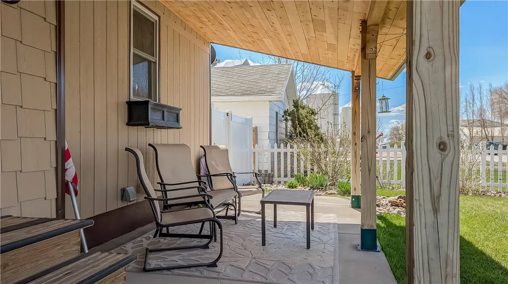 516 Montana Avenue Fairview MT 59221