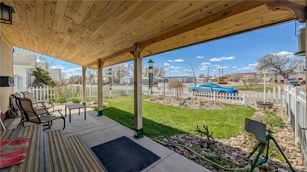 516 Montana Avenue Fairview MT 59221