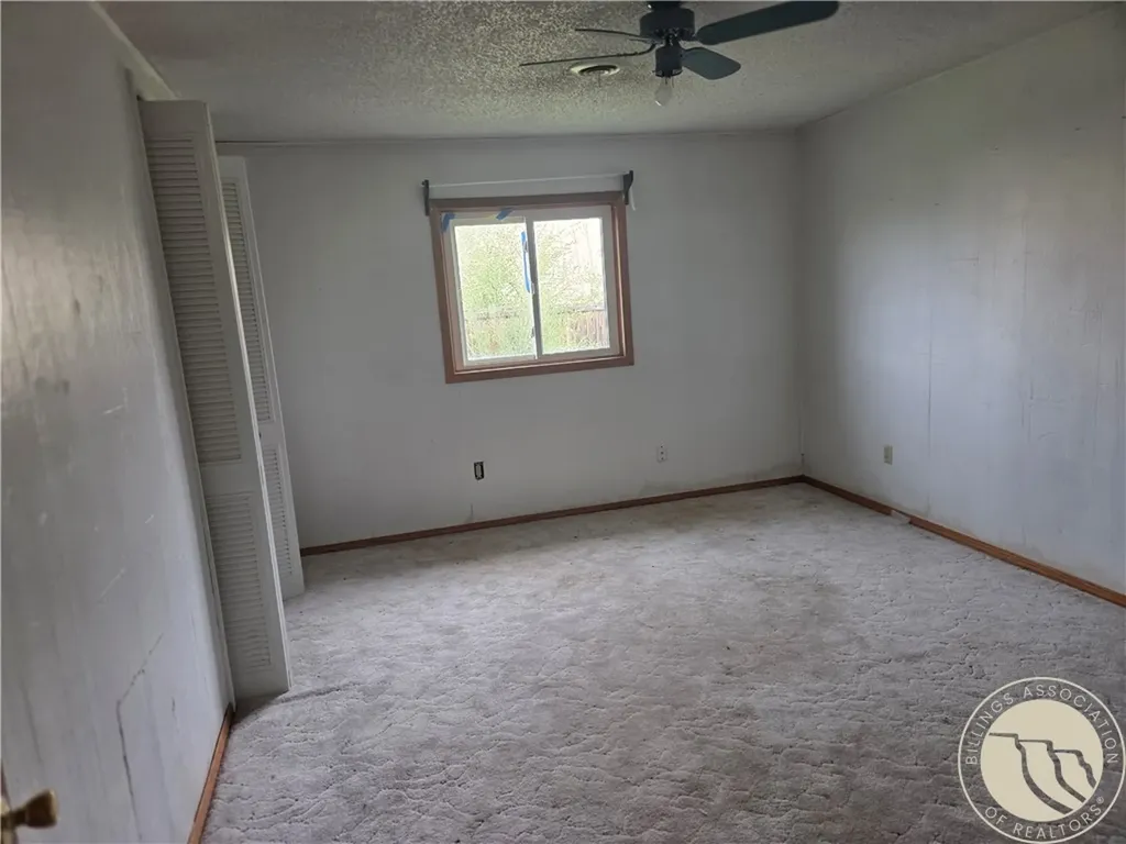 54 N Mills Road Hardin MT 59034