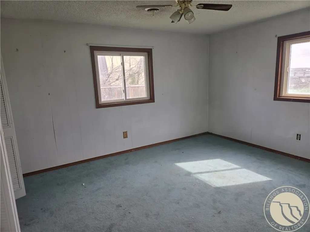 54 N Mills Road Hardin MT 59034